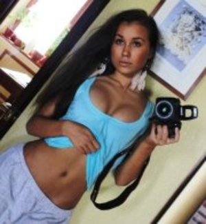 Cheyenne, 18, West Virginia | Younger Adult Woman Seeking Older Men