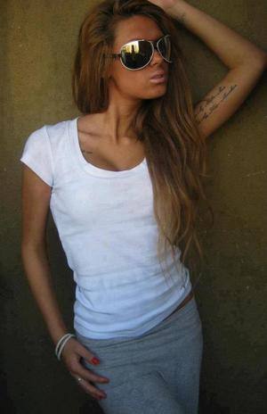 Tara, 19, Virginia | Flirty Adult Profile for Older Men