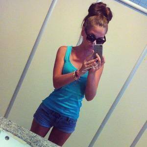 Belinda (20) from Florida | Discreet Casual Encounters