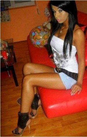 Local Puerto Rico Profile: Alana (26) | Older Men Welcome