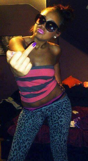 Devon (24) from Illinois | Discreet Casual Encounters