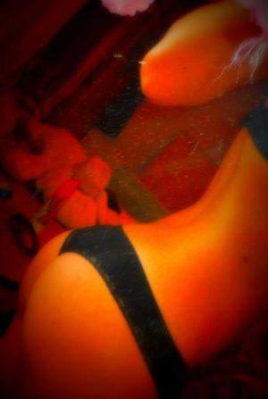 Britany, 24, Illinois | Flirty Adult Profile for Older Men