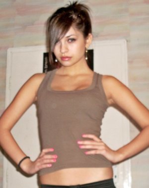 Francesca from Mississippi is looking for adult webcam chat