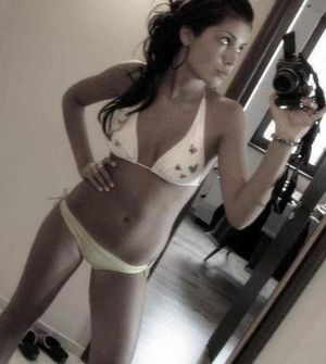 Remedios from Port Hueneme, California is looking for adult webcam chat