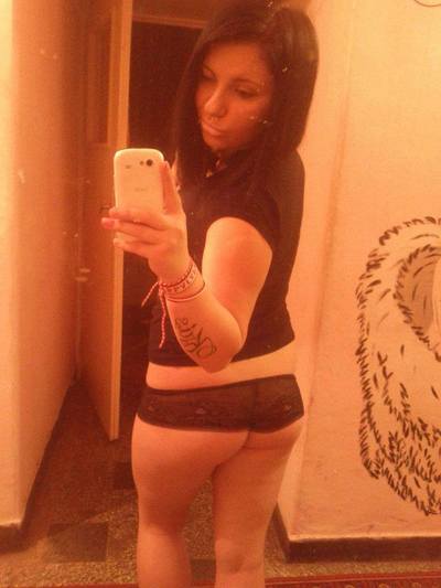 Latasha from Riley, Kansas is interested in nsa sex with a nice, young man