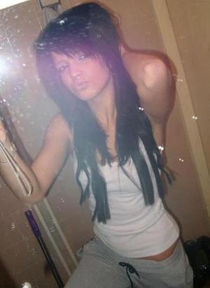 Evelyn is a cheater looking for a guy like you!