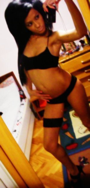 Looking for girls down to fuck? Noelia from Utah is your girl