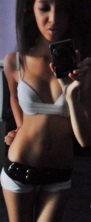 Dominica from  is looking for adult webcam chat