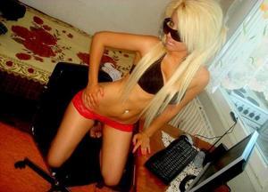 Dorthey from Greeley, Nebraska is looking for adult webcam chat