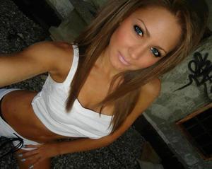 Looking for girls down to fuck? Julia from West Virginia is your girl