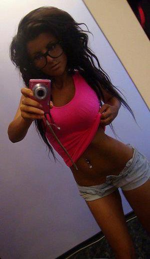 Robyn from Colorado is looking for adult webcam chat