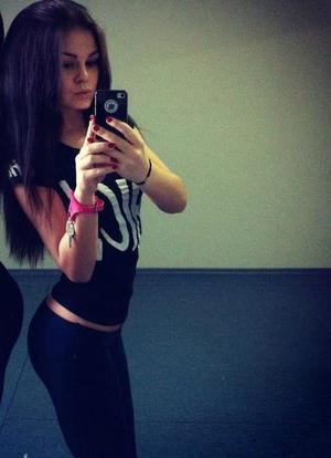 Meet local singles like Sariah from Kansas who want to fuck tonight