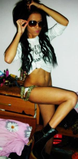 Meet local singles like Angelique from North Dakota who want to fuck tonight