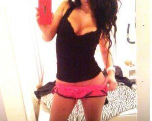 Jalyn from Hawaii is interested in nsa sex with a nice, young man