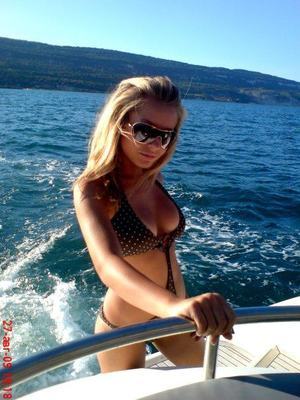 Lanette from Shacklefords, Virginia is looking for adult webcam chat