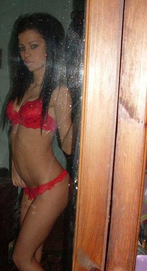 Tama from Inverness, Florida is looking for adult webcam chat