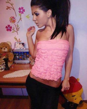 Farrah from Rhode Island is looking for adult webcam chat