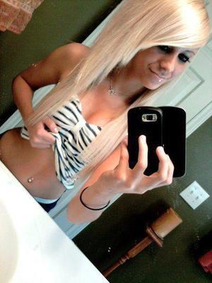 Alice from New Hampshire is looking for adult webcam chat