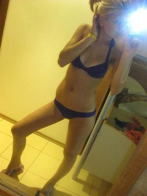 Meet local singles like Suzanne from Minnesota who want to fuck tonight