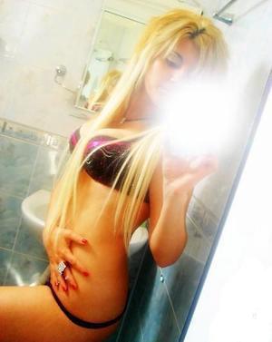 Escorts like Emerald are down to fuck you now!