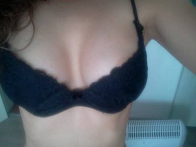 Meet local singles like Helene from Bremerton, Washington who want to fuck tonight