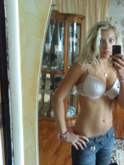 Kennedi from Texas is the best local fuck buddy you can ever find