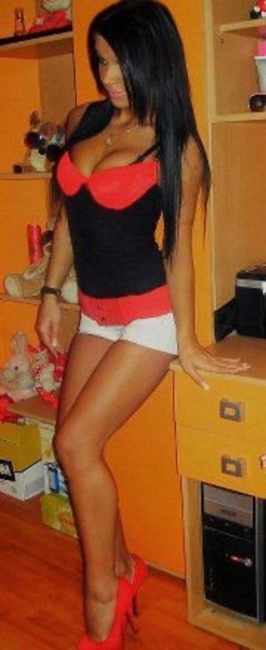 Shameka from Ohio is interested in nsa sex with a nice, young man