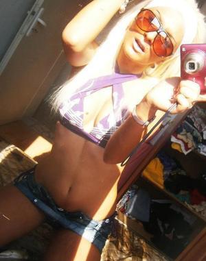 Kathyrn from Great Bend, Kansas is looking for adult webcam chat