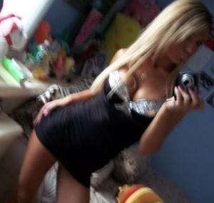 Reilly from Alaska is looking for adult webcam chat