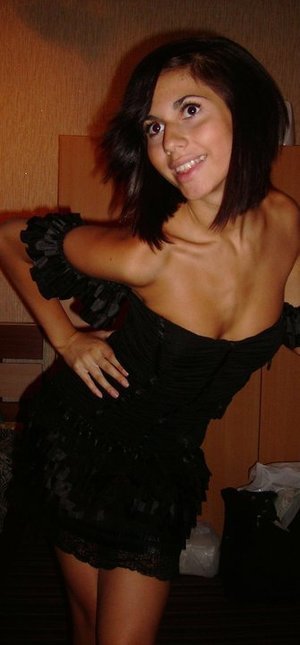 Elana from Steamboat Springs, Colorado is looking for adult webcam chat