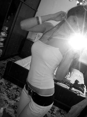 Looking for local cheaters? Take Tania from Ohio home with you