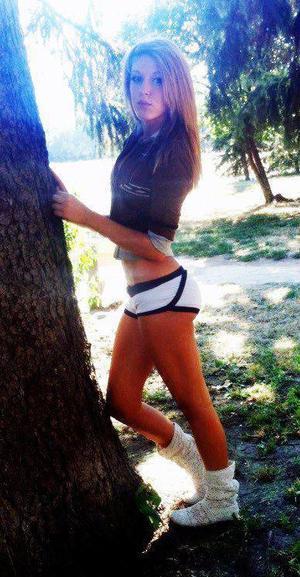 Elinore from  is looking for adult webcam chat