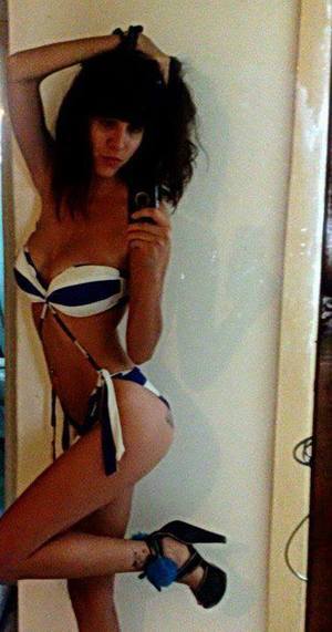 Vicenta from Berlin, Wisconsin is looking for adult webcam chat