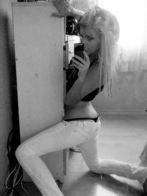 Meet local singles like Mina from Utah who want to fuck tonight