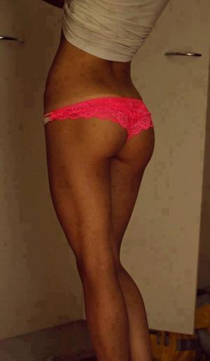 Nola from Colorado is looking for adult webcam chat