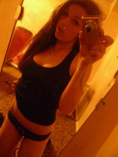 Delicia from Kentucky is looking for adult webcam chat