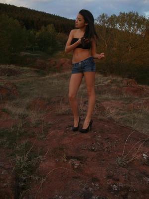 Lilliam from Prineville, Oregon is looking for adult webcam chat