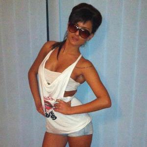 Dakota from Quebec is DTF, are you?
