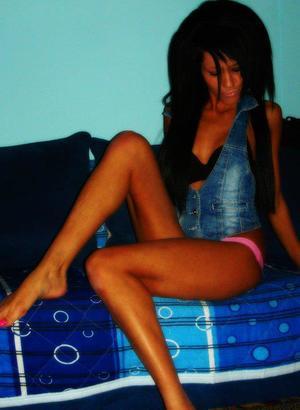 Valene from Picabo, Idaho is looking for adult webcam chat